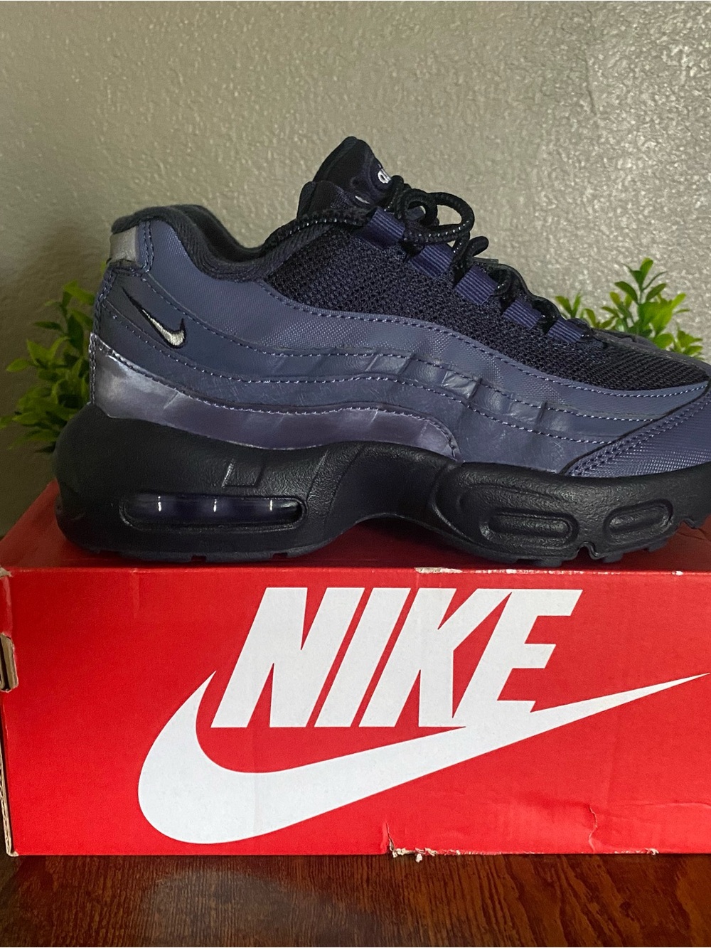 Brand New in Box:
Kids' Nike Air Max 95
OG "Sanded Purple"
(2.5Y)